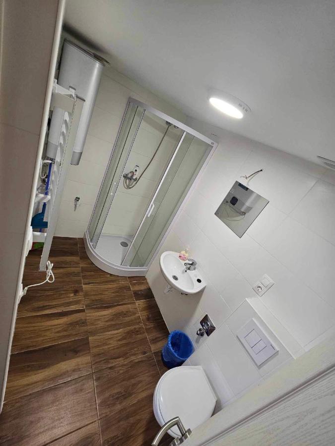 7Dab Rotten 4B3 Contactless Self Check-In Budapešť Exteriér fotografie