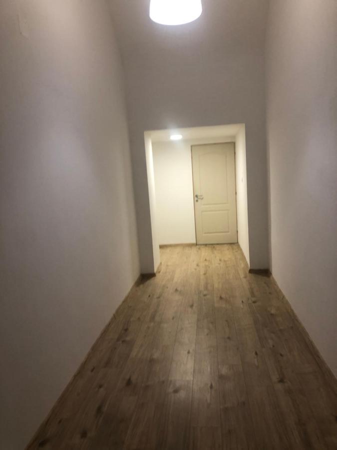 7Dab Rotten 4B3 Contactless Self Check-In Budapešť Exteriér fotografie