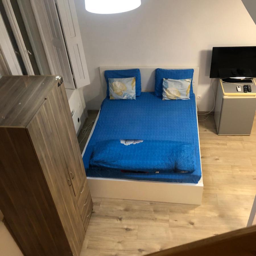 7Dab Rotten 4B3 Contactless Self Check-In Budapešť Exteriér fotografie